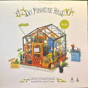 DIY miniature house Cathy’s flower house